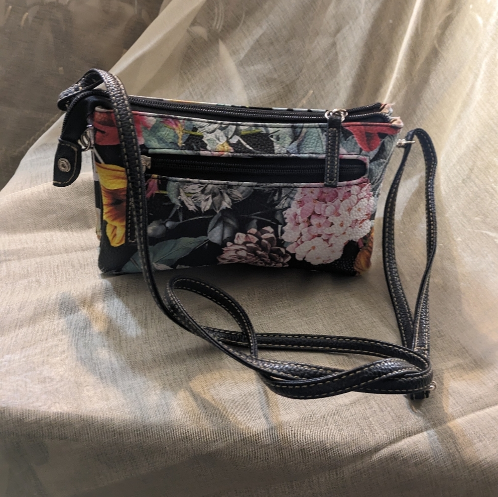Stone mountain floral crossbody